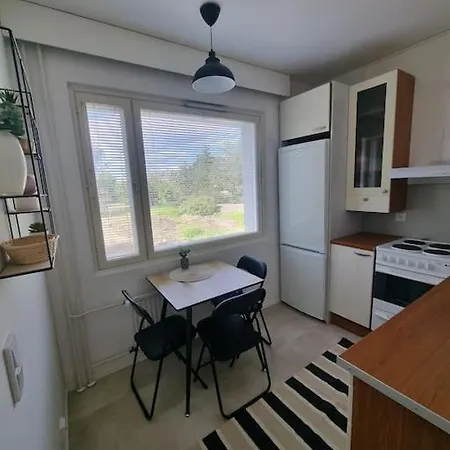 Studio Apartment, Balcony And Free Parking Apartamento